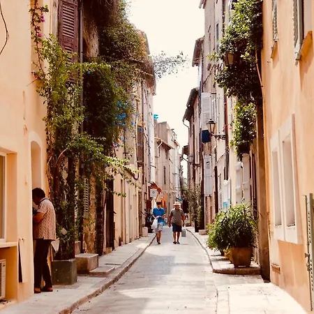 Charming Duplex In The Heart Of The Village - Duplex Au Coeur Du Village - Apartment